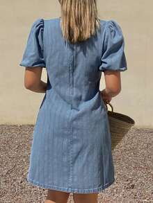 DAZY Đầm denim ngắn tay cánh hoa cổ chữ V chất liệu vải dệt họa tiết dành cho nữ, kiểu dáng thường ngày. - Rửa nhẹ - Xem 5