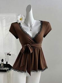 Sweetra Áo thun dáng ôm, viền ren, phong cách Y2K, thích hợp cho kỳ nghỉ. - Cà phê nâu - Xem 1