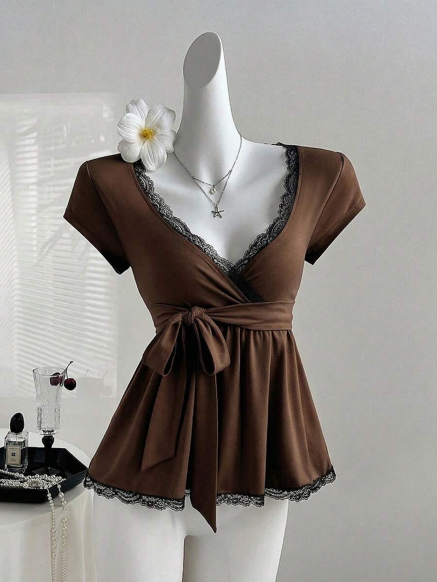 Sweetra Áo thun dáng ôm, viền ren, phong cách Y2K, thích hợp cho kỳ nghỉ. - Cà phê nâu - Xem 1