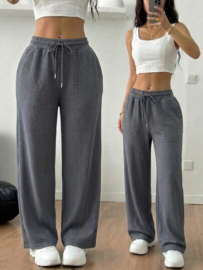 Pantalón de pierna ancha para mujer, casual y elegante. Ligeramente transparente. Bolsillos funcionales, tela de poliéster y spandex, apto para temporadas de primavera y verano. Ajuste de cintura natural con resorte y cordón. Textura lisa sin estampado. Interior muy suave, fresco y ligero con tu piel.