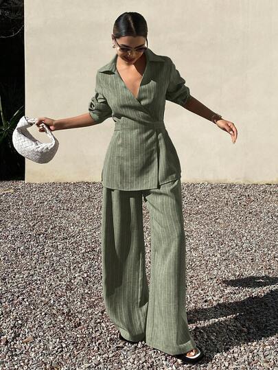 Livesso Bộ đồ công sở mùa xuân hè dáng rộng, thoải mái, phong cách nghỉ dưỡng, thời trang công sở. Áo sơ mi kẻ sọc thắt eo, cổ chữ V và quần ống rộng dáng casual dành cho nữ.