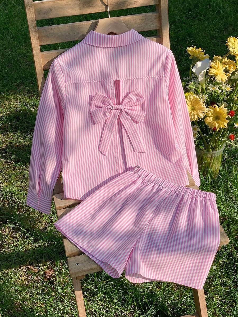 SHEIN 2pcs/Set Pakaian Anak Perempuan Remaja Kasual Berkerah Polo dengan Motif Garis-garis dan Pita, Kemeja Lengan Panjang dan Celana Pendek Motif Garis-garis, Musim Semi/Musim Gugur - Berwarna merah muda - View 1