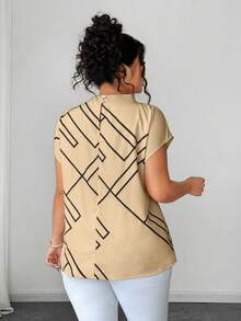 Elenzga 大码女式夏季几何不对称条纹度假风立领无袖褶皱肩部宽松休闲衬衫 - 杏色 - 查看 2