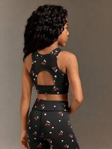 少女运动套装，色彩鲜艳，图案明亮生动，露背上衣+裤子，适合体操训练、日常穿着和休闲外出。 - 黑色 - 查看 2