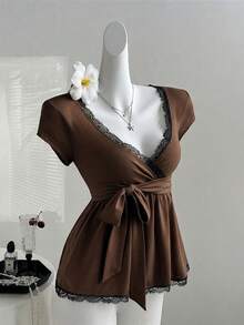 Sweetra Áo thun dáng ôm, viền ren, phong cách Y2K, thích hợp cho kỳ nghỉ. - Cà phê nâu - Xem 3