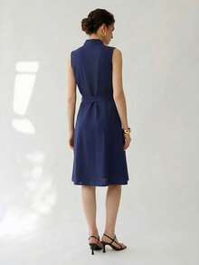 Uhlyne Uhlyne Đầm xanh navy cổ đứng, không tay, thắt eo, dáng chữ A, chất liệu cotton pha, thích hợp cho công sở và mặc thường ngày mùa hè. - Màu xanh hải quân - Xem 4