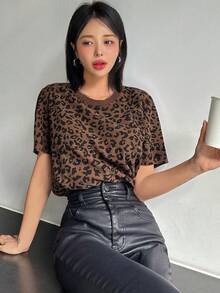 Áo thun nữ tay ngắn cổ tròn in họa tiết da báo, kiểu dáng thường ngày. - màu nâu - Xem 6