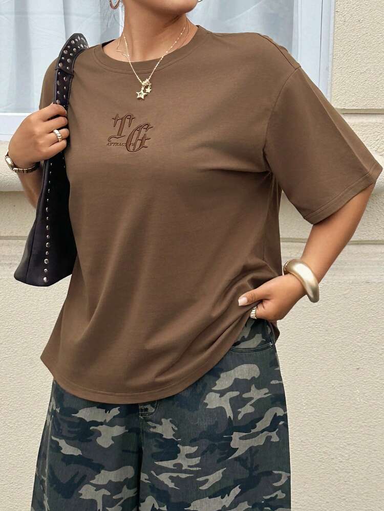 Dazy Plus Plus Size Women Letter Embroidery Graphic Loose Casual Short Sleeve T-Shirt, Spring/Summer