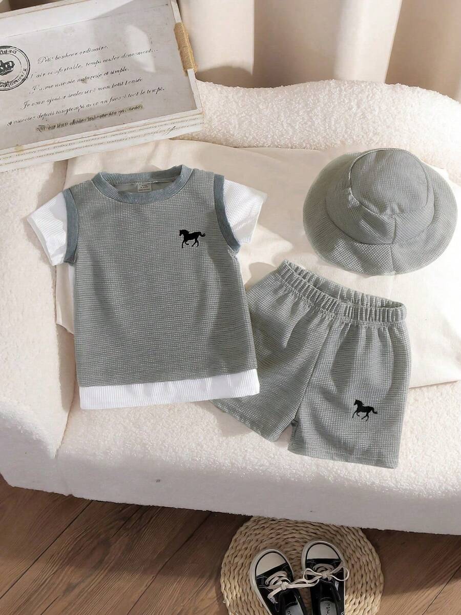 SHEIN Genkimix Kids Bộ 3 áo thun cổ tròn 2 trong 1 màu xanh dương mùa hè cho bé trai kèm mũ, vải voan, thích hợp cho các hoạt động vui chơi ngoài trời hàng ngày, đi học, đi nghỉ, phong cách thanh lịch, thích hợp cho các hoạt động giải trí gia đình, thể thao và tụ tập - Xám - Xem 1