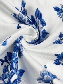 SHEIN Girlism Teen Girl Minimalist Korean Style Ditsy Floral Lace Trim Ruched Camisole And Ruched Waist Shorts Soft Comfortable Pajama Set, 2pcs - Blue and White - View 8