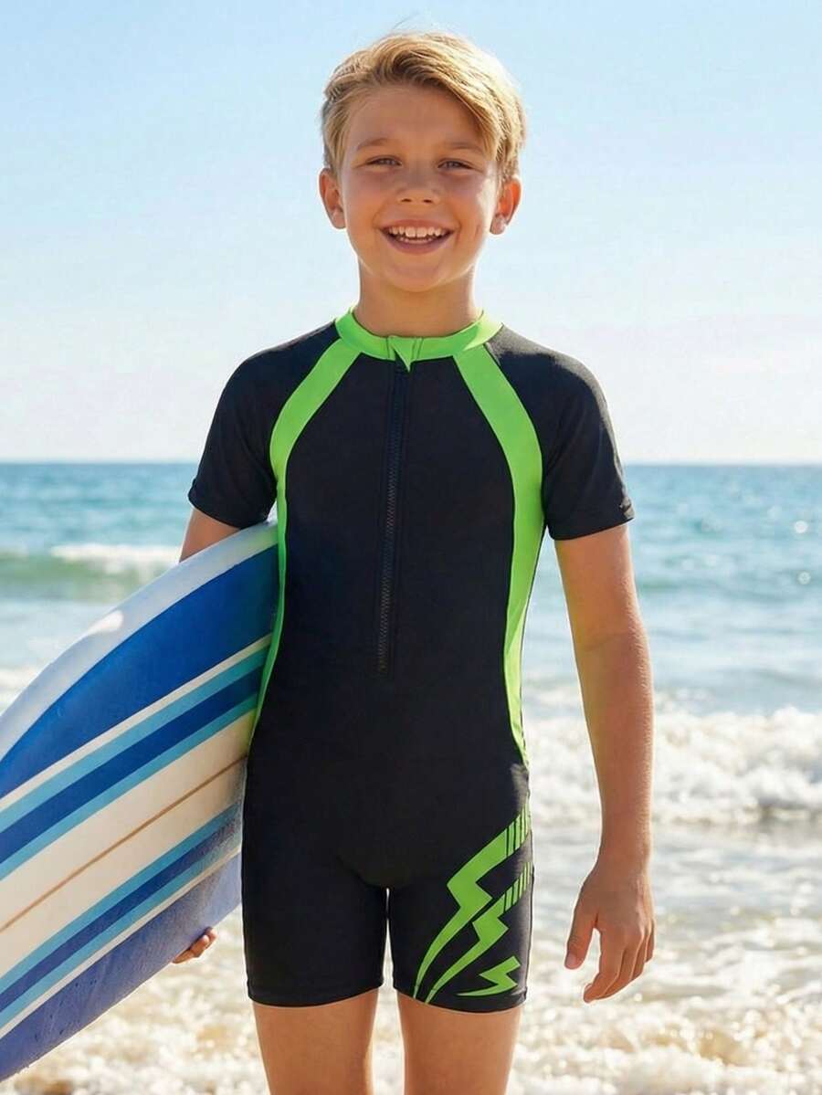 SHEIN Baju Renang Terusan Motif Olahraga untuk Anak Laki-Laki, Cocok untuk Pantai, Berenang, Berselancar, dan Anak-Anak