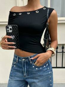 Siren Gaze 女士不对称下摆修身T恤，带钥匙孔领口 - 黑色 - 查看 1