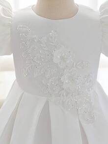 SHEIN Glamorique Kids 小女孩公主缎面连衣裙，白色，泡泡袖，花边装饰，生日派对，婚礼节日正式场合礼服，可爱 - 白色 - 查看 5