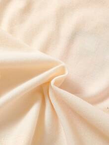 SHEIN Playful Pals Bộ đồ thường ngày dễ thương gồm áo vest trang trí nơ và quần short in hình dâu tây cho bé gái, thích hợp cho mùa xuân/hè. - Màu be - Xem 3