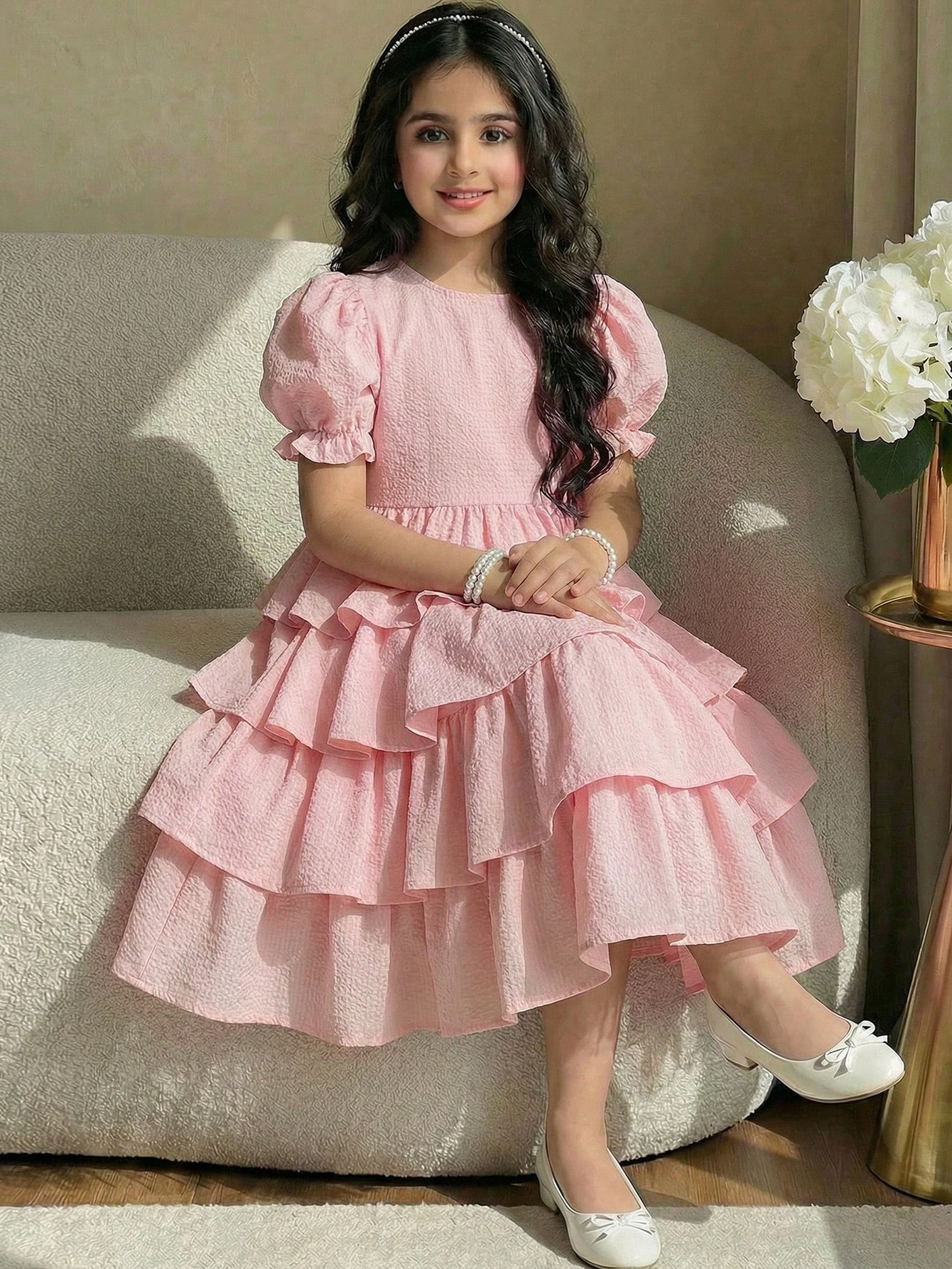 SHEIN فستان كعكة متعدد الطبقات مع أكمام بتلات وزخر...