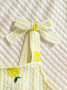 SHEIN Playful Pals 2件套女婴幼儿/新生儿0-3岁休闲日常可爱度假条纹蝴蝶结装饰吊带背心+短裤套装，春夏款 - 黃色 - 查看 5