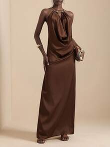 Lyxana Robe de soirée plissée à encolure ras-du-cou en métal pour femmes - Taupe - Voir 3