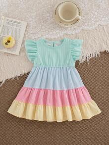 SHEIN Robe d'été pour bébé fille avec blocs de couleurs texturés, rayures et patchwork, ourlet à volants superposés, design de manches à volants doux, convient pour les fêtes d'été/les vacances - Multicolore - Voir 1