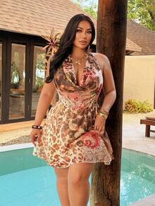 NU&NOW Vestido curto plus size feminino sexy com decote nas costas, alças finas e estampa floral e de leopardo, barra assimétrica. - Multicolorido - Ver 4