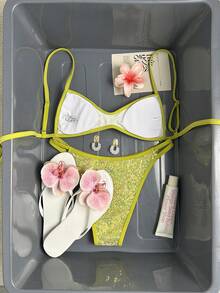 Bộ sưu tập Swim SXY Xuân/Hè 2026 - Bộ đồ bơi hai mảnh gợi cảm đính hạt lưới bạc - Kiểu cúp ngực không dây kết hợp tam giác. Mang đến bầu không khí tươi mới và năng động. Thích hợp cho đồ bơi mùa hè, kiểu bikini Brazil, bikini màu vàng xanh, những kiểu dáng dễ thương. - màu xanh lá - Xem 2