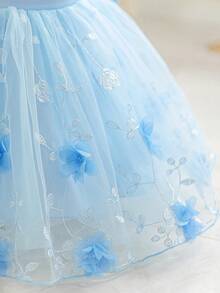 SHEIN Glamorique Kids Đầm công chúa cho bé gái sơ sinh và trẻ nhỏ, đầm dự tiệc, đầm sinh nhật, đầm cưới, tay ngắn, nơ lớn phía sau, đầm lưới thêu, hoa 3D, kiểu dáng Châu Âu và Mỹ. - Màu xanh lam - Xem 7