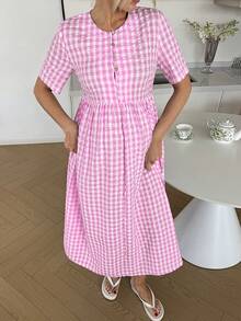 SHEIN Đầm ngắn tay cổ tròn in họa tiết kẻ caro thanh lịch dành cho bà bầu - Hồng - Xem 9