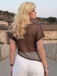Dripcurv Blusa transparente de talla grande en color marrón para mujer, perfecta para usar en la playa, estilo casual de vacaciones, con tela de malla asimétrica, atuendo de verano. - Café integral - Ver 2