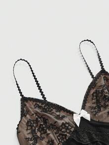 ROMWE Avant Đầm ngắn nữ gợi cảm với dây đeo mảnh, chất liệu lưới, phối ren tương phản, dây rút và nơ ở gấu váy, kiểu dáng bất đối xứng. - màu đen - Xem 3