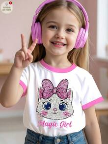 SHEIN 女童休闲可爱闪亮质感卡通猫咪印花T恤，粉色蝴蝶结，奶油粉色，圆领短袖，适合舒适的春夏风格，上衣，Y2K，Blossom Vogue，秋季新款，图案T恤，印花，儿童舒适日常时尚，扎染，度假，轻松舒适，夏季，返校，返校节，闪光上衣，亮片上衣，春夏，可爱，休闲 - 彩色 - 查看 2