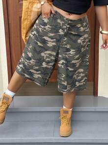 Dazy Plus Plus Size Women's Loose Camo Print Wide Leg Cropped Denim Shorts, Spring/Summer - Army Green - View 5