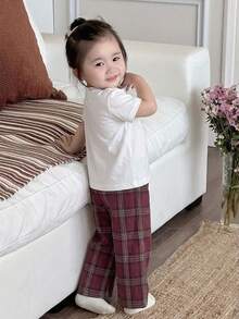 Dazy Kids 2件組女嬰休閒圓領T恤與格紋長褲家居服套裝 秋季 - 白色 - 查看 2