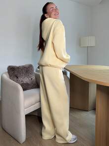 Abrilcols Women's Cream Yellow Casual Loose Sweatsuit Set, Y2K Style, Autumn Outfit - Yellow - View 2