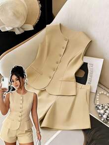 SHEIN Clasi Conjunto de 2 piezas de talla grande con chaleco con botones delanteros y pantalones cortos, de estilo francés romántico retro y elegante para uso casual y de oficina - Amarillo - Ver 1