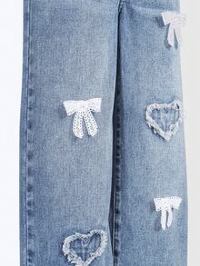 SHEIN Denimly 新款春夏少女宽松浅蓝色阔腿牛仔裤，柔软的牛仔面料如云朵般轻盈，心形刺绣细节更添精致，弹性腰带设计穿着舒适，适合校园、街头、约会、户外活动和日常穿着。 - 中等水洗藍 - 查看 7