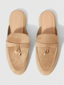 Khóa nhỏ màu hạnh nhân