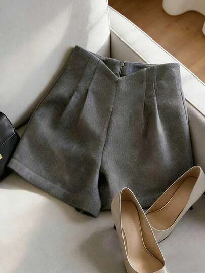 Franclia 时尚精致修身灰色羊毛A字短裤，春秋季新品