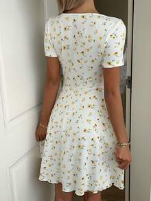 CovetEZ Đầm ngắn tay in hoa, thắt nơ phía trước, kiểu dáng đi nghỉ mát dành cho nữ. - Màu vàng - Xem 7