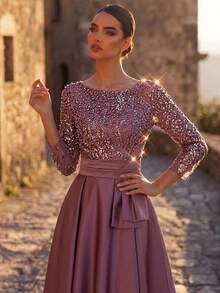 Aureia 优雅奢华的缎面荷叶边连衣裙，饰有串珠蕾丝、蝴蝶结和薄纱袖子，适合婚礼、派对、节日等场合，也适合新娘、母亲和晚礼服穿着（重工刺绣）。 - 藕粉色 - 查看 1