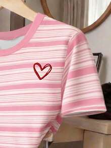 1 set T-shirt rayé rose et blanc minimaliste pour préadolescentes, t-shirt à manches courtes avec imprimé cœur assorti à un short rayé ample. Tenue décontractée confortable adaptée aux sorties d'été, aux sports, aux vacances - Multicolore - Voir 4