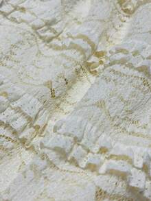 Celisse Bộ 2 món gồm áo croptop quây nhún bèo và chân váy ôm sát xẻ cao, trang phục gợi cảm cho buổi hẹn hò hoặc kỳ nghỉ. - Màu be - Xem 4