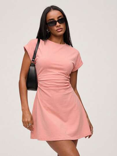 SHEIN BASICS Đầm ngắn nữ dệt kim cổ tròn tay ngắn màu trơn dáng thường ngày, có dây rút bên hông.