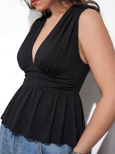 Gossip Girl X SHEIN SHEIN Maija Plus Size Women Black Deep V-Neck Sleeveless Blouse,Summer Classy Night Out Night Club Outfits,Elegant Casual Solid Color Peplum Top Party Or Vacation
