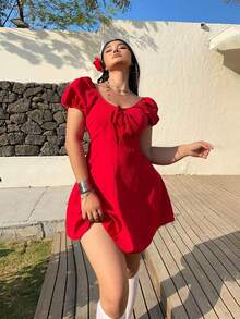 Sunnyshic Đầm ngắn tay đèn lồng dáng chữ A ôm vừa vặn mùa xuân/hè màu trơn cổ tròn thắt nơ xếp nếp lãng mạn cho kỳ nghỉ ngọt ngào - Đỏ - Xem 3