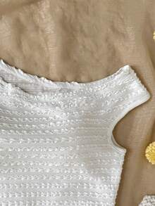 Ensemble débardeur texturé tricoté blanc à encolure asymétrique et short taille basse pour adolescentes. Convient pour les vacances, le printemps/été, les fêtes, Noël, les sorties, la plage, les croisières, les festivals, Pâques - Blanc - Voir 3