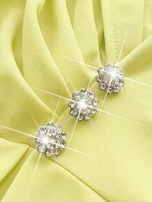 Viva Relle 大码女士优雅奢华高贵派对V领花瓣袖钻石纽扣装饰连衣裙 - 黃色 - 查看 5