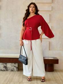 Roveilla 大码女装时尚优雅新款红色不对称荷叶袖衬衫，配金属扣腰带。大码红色上衣，红色女式衬衫，大码女式衬衫，大码女式衬衫，大码上衣，单肩上衣，大码单肩上衣，大码无袖上衣，红色夏季上衣，红白上衣，女式上衣和衬衫，羊毛两件套，女士办公室工作服，职业衬衫，工作服，女士休闲装，优雅套装。 - 紅色 - 查看 7