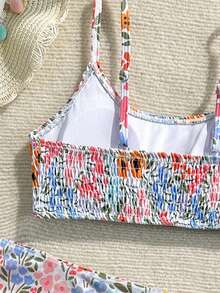 SHEIN Bộ bikini 3 mảnh in họa tiết hoa, kiểu dáng nghỉ mát, họa tiết ngẫu nhiên, bộ đồ bơi ba mảnh in hoa nhiều màu sắc, chất liệu mềm mại, thân thiện với da, nhanh khô, phù hợp cho trẻ lớn và bé gái. Kèm theo khăn sarong có dây rút cùng màu. Hoàn hảo cho các bé gái tuổi teen đi biển, hồ bơi và các hoạt động nghỉ hè. Bộ bikini, đồ bơi, đồ tắm cho bé gái, bikini in họa tiết hoa cho bé gái 8 tuổi, bộ hai mảnh mùa hè, bộ hai mảnh cho bé gái, quần áo tuổi teen, bộ đồ cho bé gái, trang phục nghỉ hè, bộ hai mảnh, bộ hai mảnh mùa xuân. - Nhiều màu - Xem 3