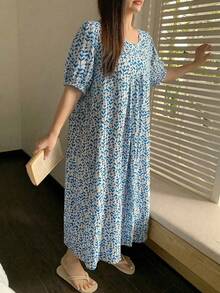 Dazy Plus Áo ngủ dài dáng chữ A rộng rãi, thanh lịch với họa tiết lá và hoa, đồ ngủ thoải mái. - Màu xanh lam - Xem 1