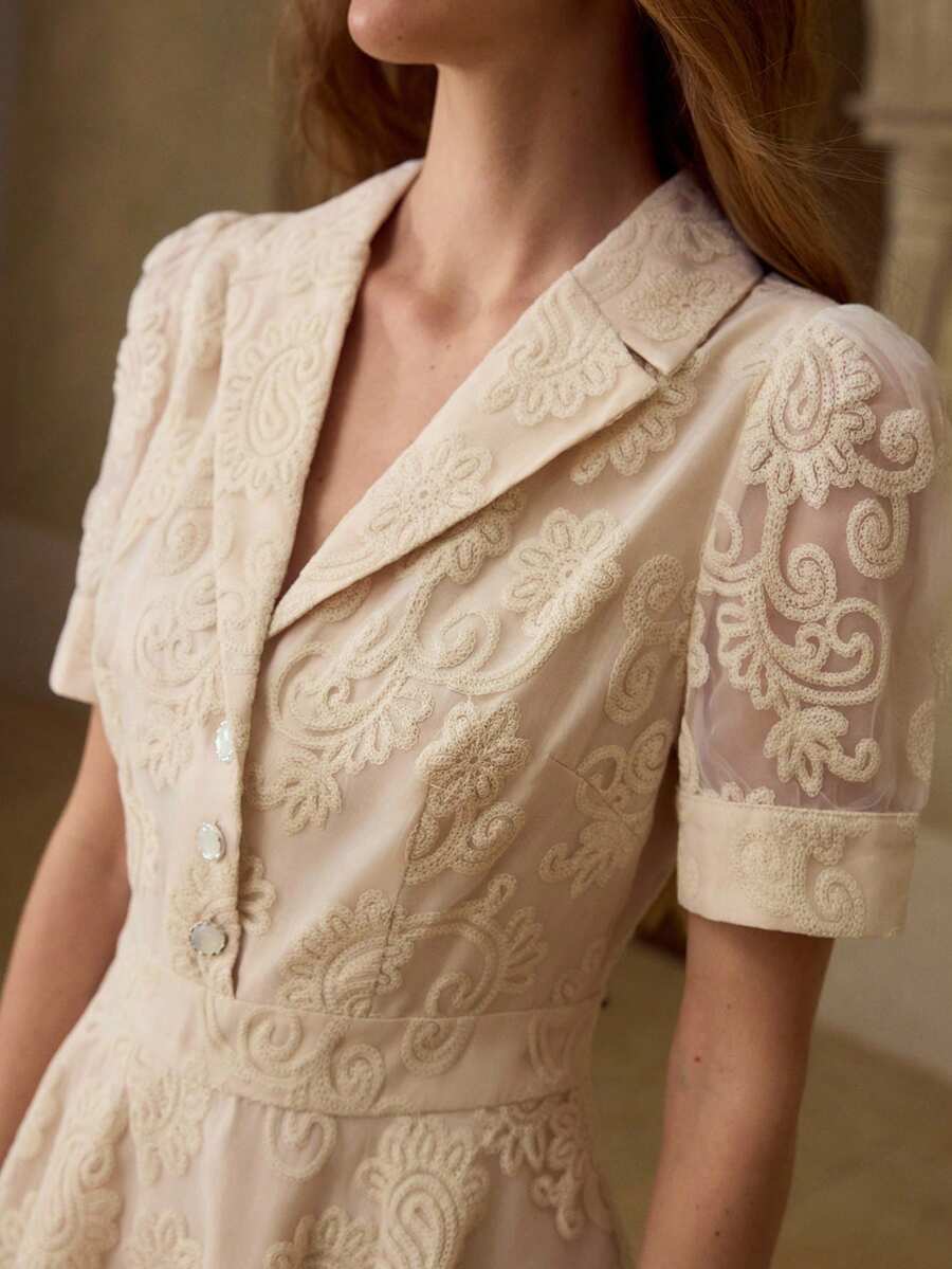 MOTF PREMIUM 夏季新款精美3D立体花卉提花蕾丝飘逸宫廷风宴会衬衫领花瓣袖收腰A字公主裙 - 杏色 - 查看 2