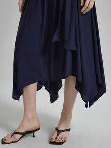 Ontre Damen Schwarzes Leinen Komfortables hautfreundliches Material Figurbetontes rundhalsausschnitt ärmelloses H-Linie Patchwork asymmetrischer Saum Mehrschichtiges Design Gürtel Dekor Seitentaschen Boho Strandurlaub Outfit Country Musik Festival Western Stil Lässig Chic Dezent Vintage Hochwertig Kreuzfahrt Tragen Minimalistisch Luxuriöses Gefühl Essenzielles Outfit Mode Business-Casual Urban Kleid Hochwertig Flughafen Outfit Vielseitig Saisonales Kleid Resort Kollektion Midi Kleid - marineblau - Übersicht 7